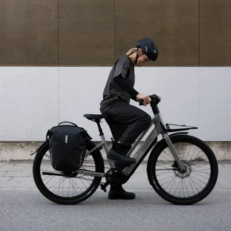 Thule Shield Pannier with InLock 22L in Black