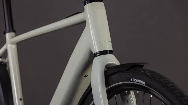 Cube Editor Hybrid SLX 400x FE Classic E-City Bike in Reed Beige/Chrome-5