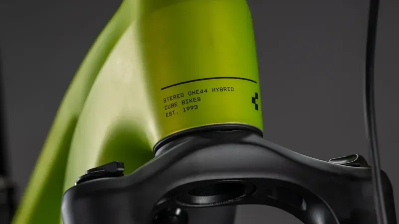 STEREO HYBRID ONE44 PRO 800 lizardnblack Large-5