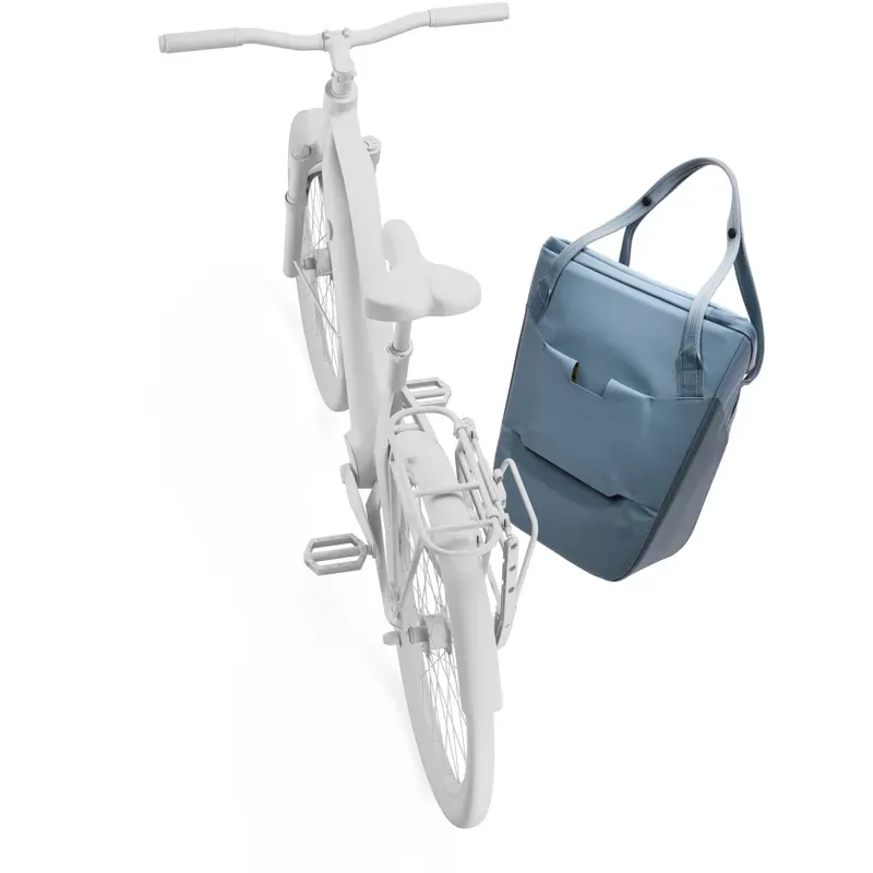 Thule Chasm 21L Inlock Cooler in Mid Blue-9
